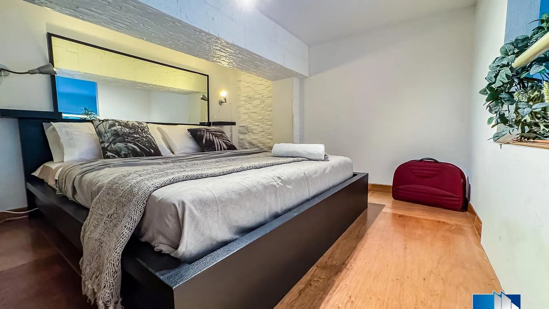 Apartament S.Orsola Industrial Design Suite* * * * * Bolonia